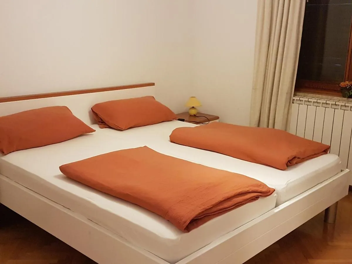Casa Croatia Apartment Punat
